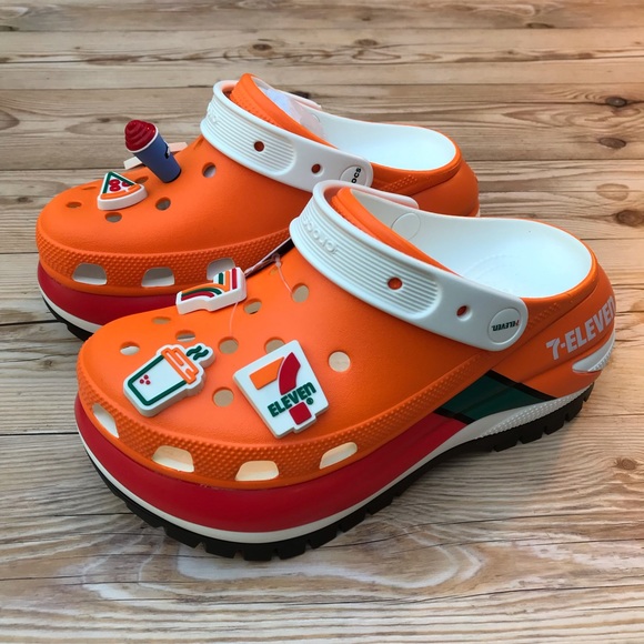 7-Eleven X Crocs Mega Crush Clog - Picture 2 of 16